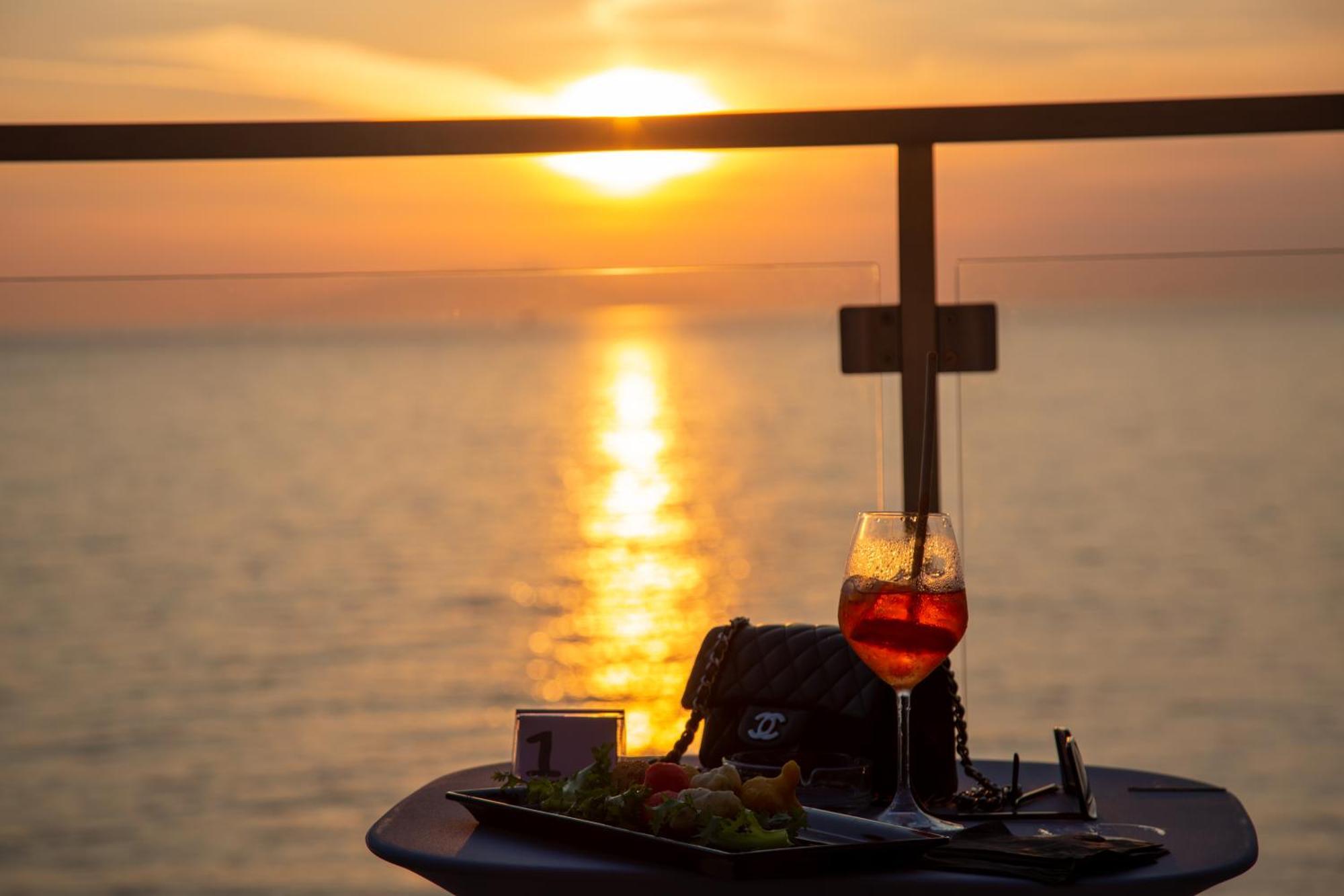 Hotel Giosue' A Mare Meta Zewnętrze zdjęcie